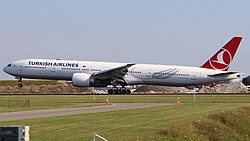A Turkish Airlines Boeing 777-300ER landing at Amsterdam Schiphol Airport (2020)