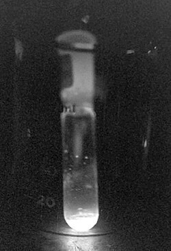 Glow due to the intense radiation from ~300 μg of 253Es[27]