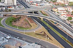 The Senator Carlos Alberto de Sousa Road Complex, in the Lagoa Nova neighborhood, was inaugurated in 2000 during the celebrations of Natal's 400th anniversary