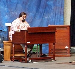 Joey DeFrancesco achieved critical success in the jazz genre using both original tonewheel Hammonds and the "New B-3".
