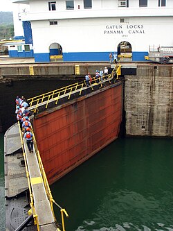 The miter lock gate at Gatún