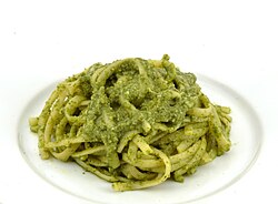 Linguine with pesto