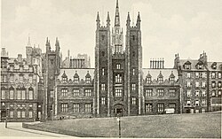 Facade of New College facing onto The Mound in 1910