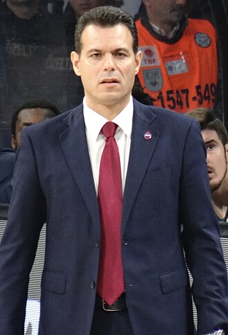 Itoudis at the game between Anadolu Efes and CSKA Moscow, in November 2017.