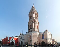 Basilica of Santo Domingo, built between 1678 and 1766. It holds the tombs of the saints Rose of Lima, Martín de Porres and John Macias.[13]