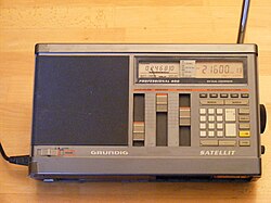 Grundig Satellit 400 solid-state, digital shortwave receiver, c. 1986[1]