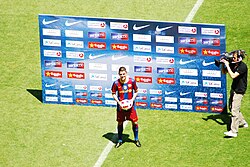 Villa during his presentation as a Barcelona player on 21 May 2010