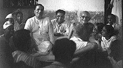 Huseyn Shaheed Suhrawardy, left, prime minister of Bengal (1946–1947) and later prime minister of Pakistan, and Mahatma Gandhi during their 73-hour fast in Calcutta to stop religious violence in the days after India's Independence Day