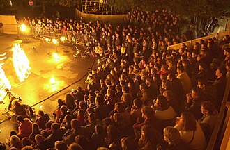 Modern street theatre performance in La Chaux-de-Fonds