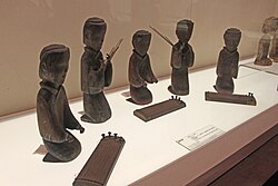 Ensemble of musician figurines, with three Se players; 2nd century BCE, from Mawangdui tomb