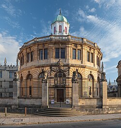 Sheldonian Theatre, built by Christopher Wren between 1664 and 1668, hosts the university's congregation and its concerts and degree ceremonies.