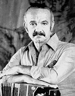 Astor Piazzolla with his bandoneon, in 1971