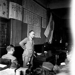 Lyuh Woon-hyung giving a speech in the Committee for Preparation of Korean Independence in Seoul on 16 August 1945