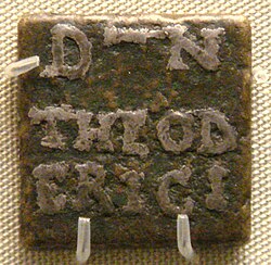 Bronze weight, inlaid with silver, with the name of Theodoric, issued by prefect Catulinus in Rome, 493–526