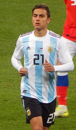 Dybala playing for Argentina in 2017