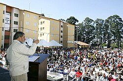 Lula speech in Diadema launching subsidized housing and Bolsa Família credits, 2005