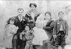 Sephardic Jew family from the Misiones Province, circa 1900.