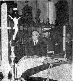 President Roberto Marcelo Levingston attending Aramburu's funeral