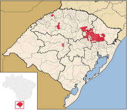 Municipalities that the Talian is co-official in Rio Grande do Sul, highlighted in red: Bento Gonçalves,[121] Caxias do Sul,[122] Flores da Cunha,[123] Nova Roma do Sul[124][125] and Serafina Corrêa.[126]