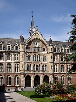 Université catholique de Lille in Lille has a dual system with universities and grandes écoles.