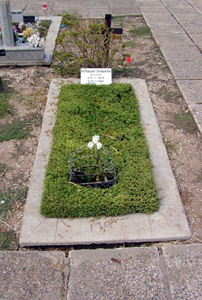 Grave at Buenos Aires' Chacarita Cemetery
