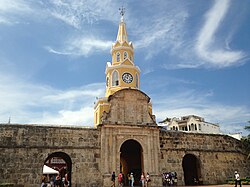 Baroque Puerta del Reloj, built between 1704 and 1738, was the main city walls gate. This gate is one of the most successful works of the Hispanic American School of Fortification.