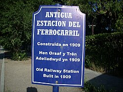 Trilingual (Spanish, Welsh and English) sign in Gaiman, Chubut Province, Argentina
