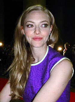 Thomas felt that Amanda Seyfried was so good in the series as Lilly Kane that he used her three or four more times than he initially planned in the first season.[13]