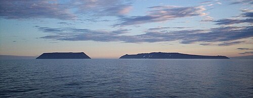Little Diomede Island (US, left) and Big Diomede Island (Russia, right)