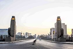The Qasr El Nil Bridge
